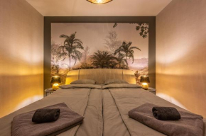 Luxury condo w balcony next to Andrassy road